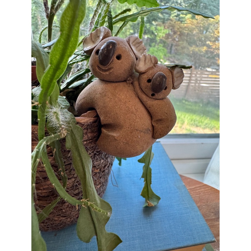 Vintage 1977 PP USA Pottery Koala Bear Pot Hanger Mother and Joey Figurine Brown